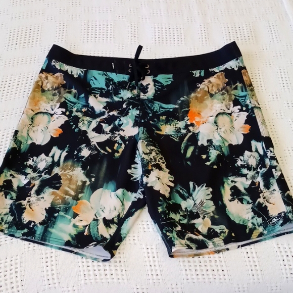 O'Neill Hyperfreak size 38 swim/board/surf shorts - Picture 1 of 8